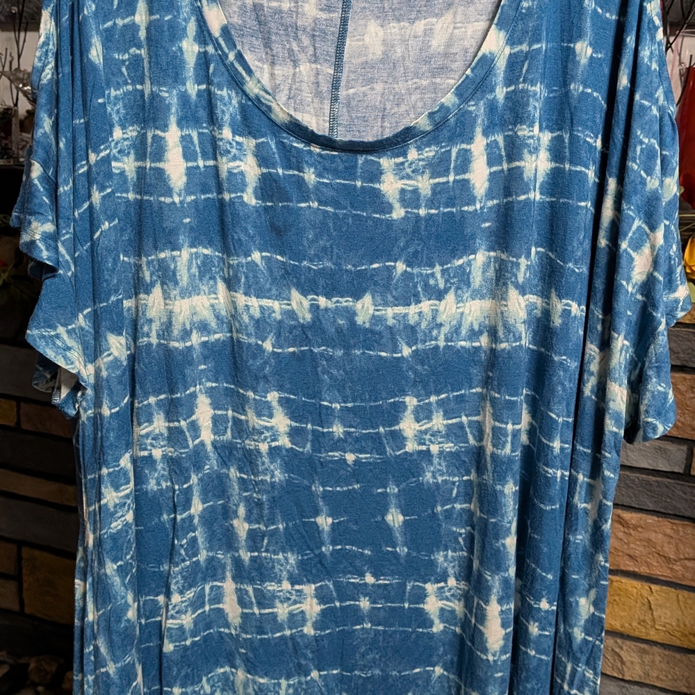 Lane Bryant Blue and White Short Sleeve Top